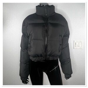 ANWND Women's Black Cropped Puffer Jacket w/Side Pockets Sz M